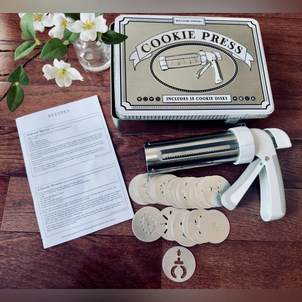 Williams-Sonoma Cookie Press with 33 Cookie Disks in Tin made by Kuhn Rikon